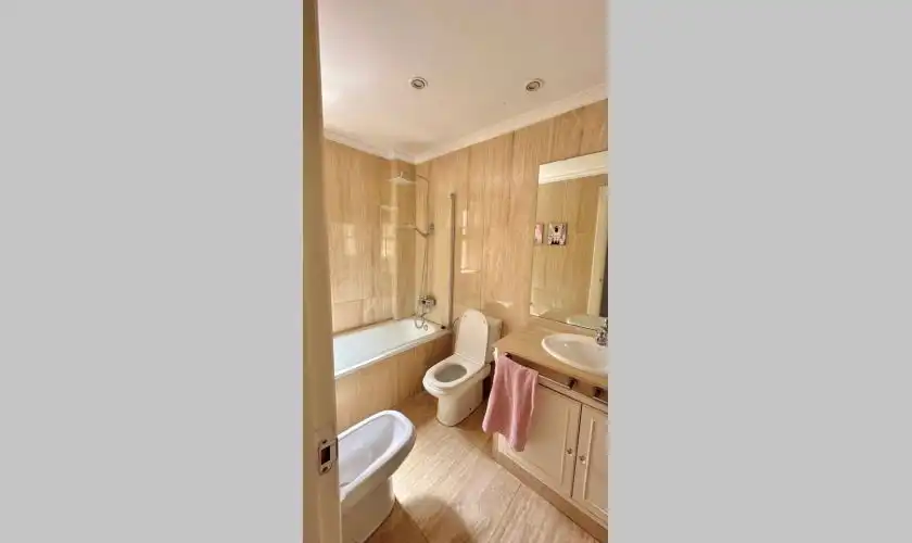Baño de Ático en venta en Almería con Aire acondicionado, Calefacción y Terraza