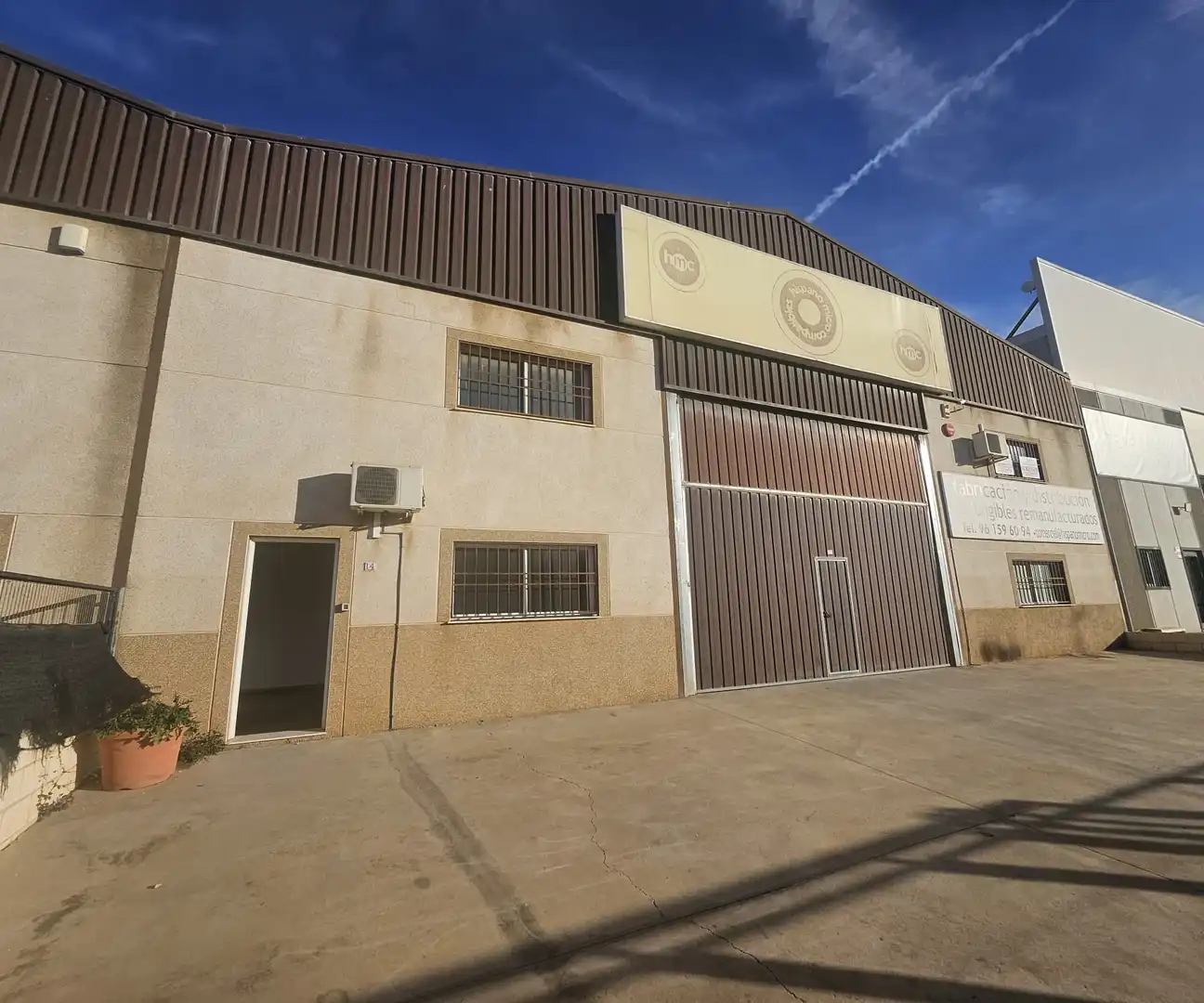 Vista exterior de Nave industrial en venta en Riba-roja de Túria