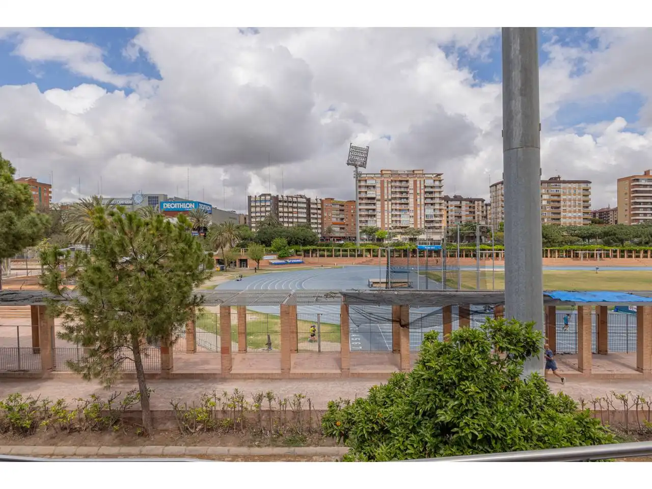 Vista exterior de Oficina en venda en Valencia amb Aire condicionat