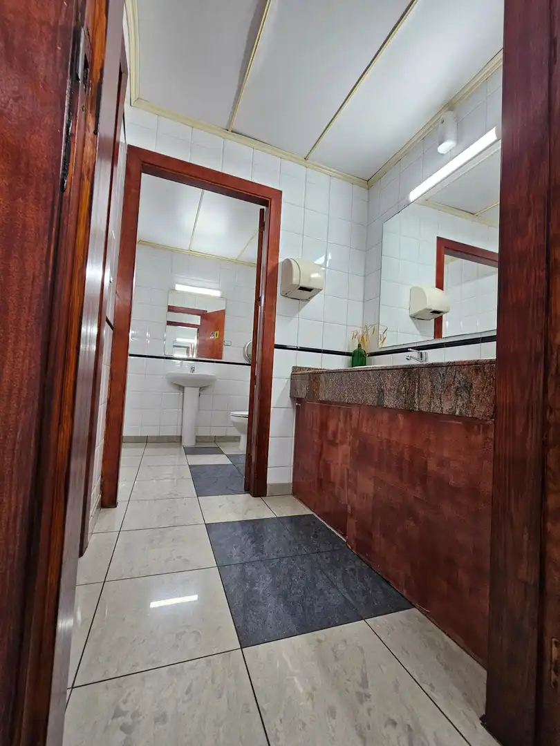 Baño de Local en venta en Blanes con Aire acondicionado, Terraza y Amueblado