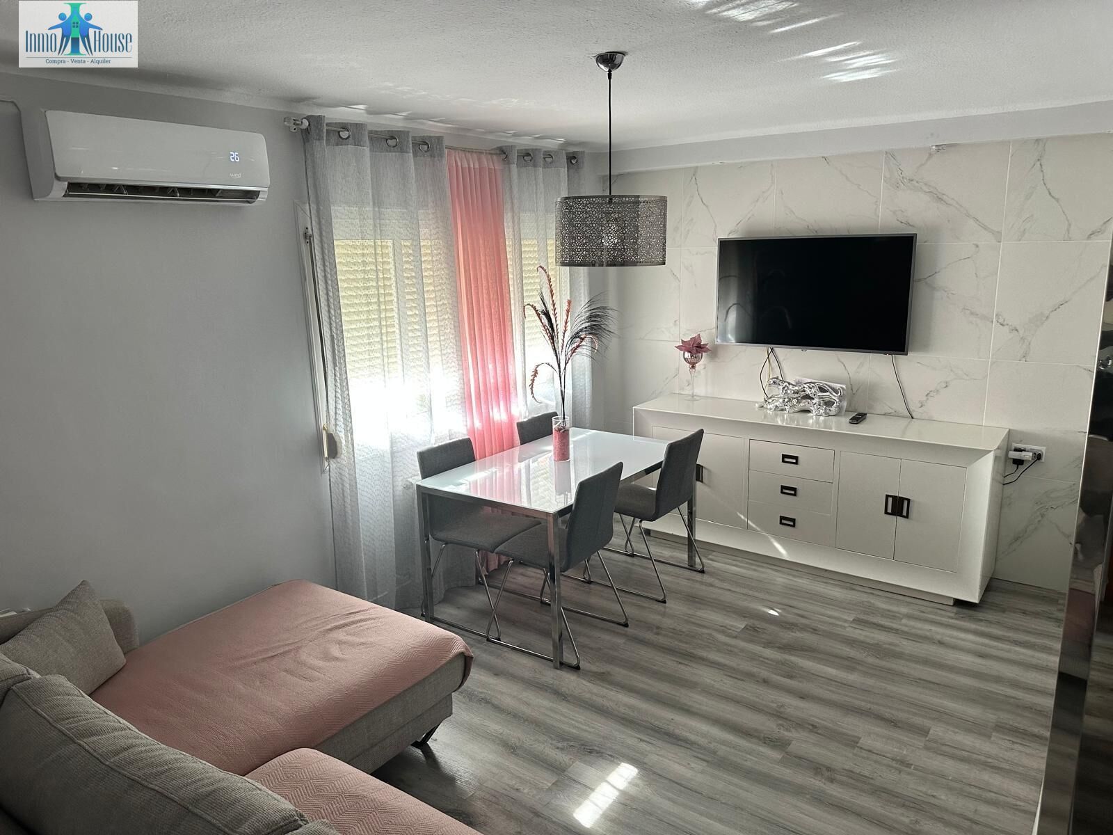 Flat for sale in Hermanos Falcó