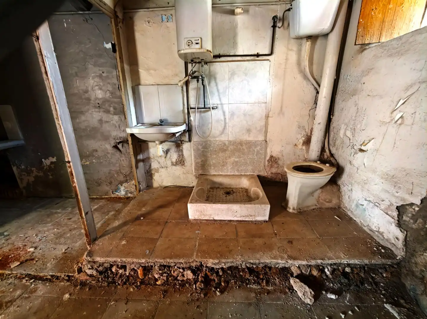 Bathroom of Houses for sale in Els Garidells