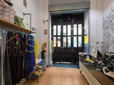 Local comercial en venta en Calle de Velarde