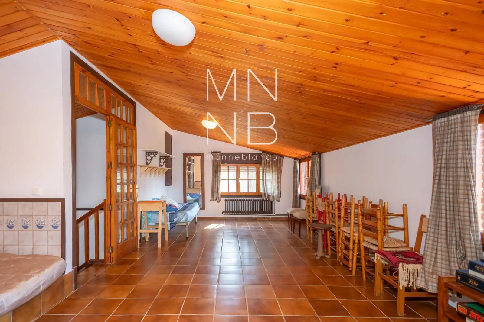 Haus oder Chalet zur Miete in Òrrius mit Heizung, Schwimmbad und Möbliert