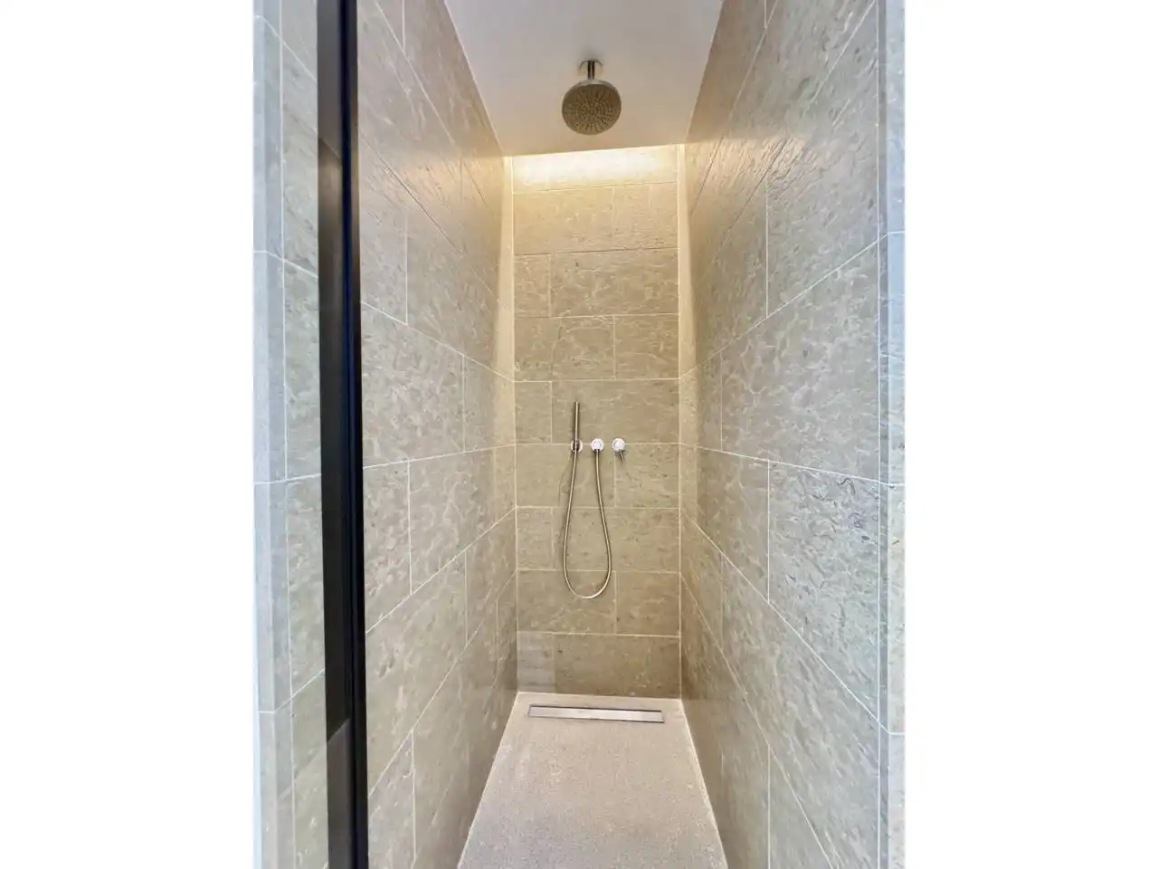 Badezimmer von Wohnung zur Miete in Centre