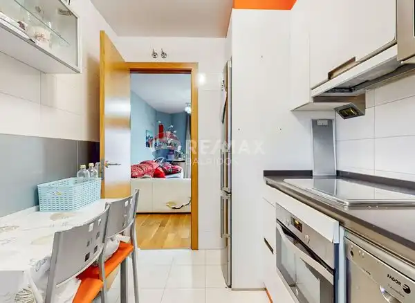 Cocina de Piso en venta en Vigo  con Calefacción y Trastero