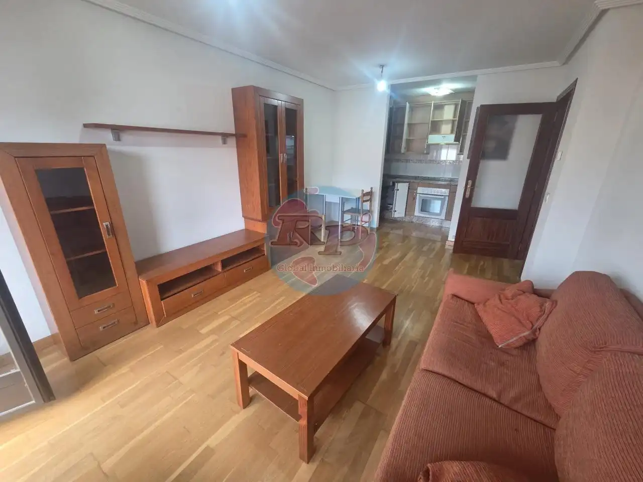 Sala d'estar de Apartament en venda en Valencia de Don Juan amb Calefacció, Parquet i Terrassa