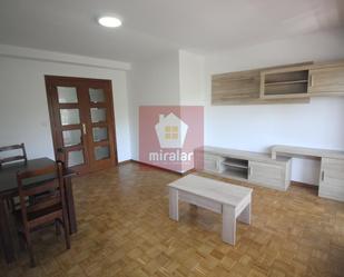Living room of Flat to rent in Vigo   with Parquet flooring, Storage room and Furnished