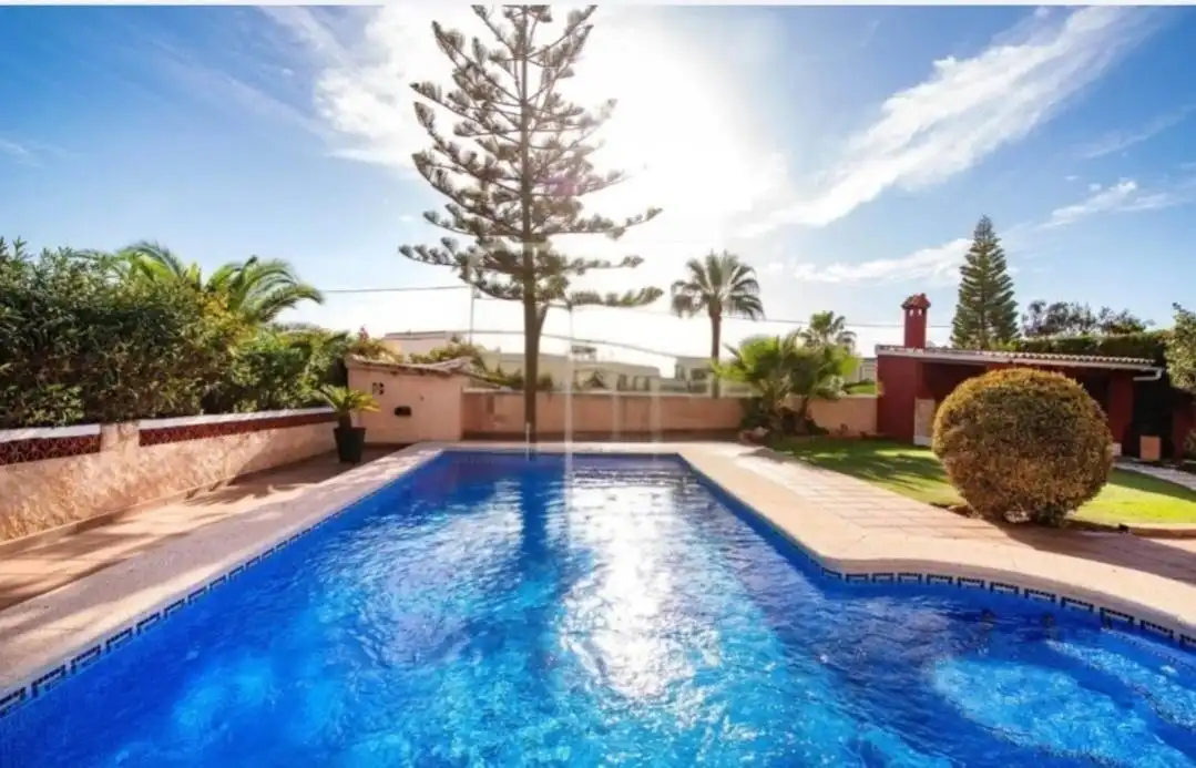 Swimming pool of Houses for sale in Calpe / Calp  with Air Conditioner, Heating and Private garden