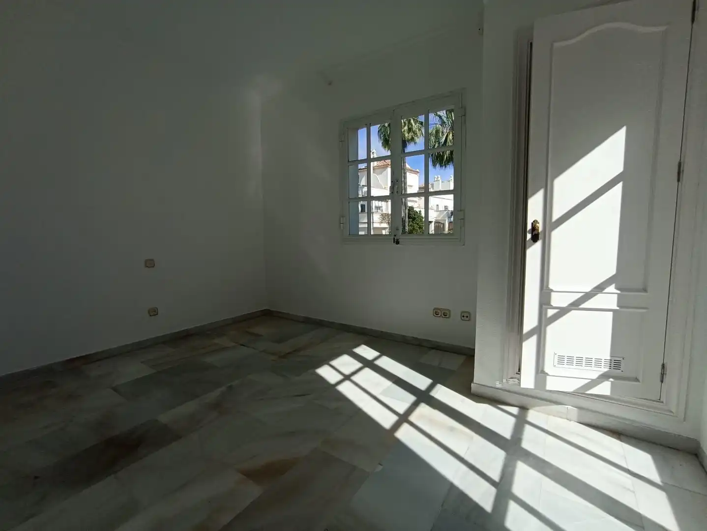 Terraced house with pool for sale in Manilva Pueblo, imagen 12
