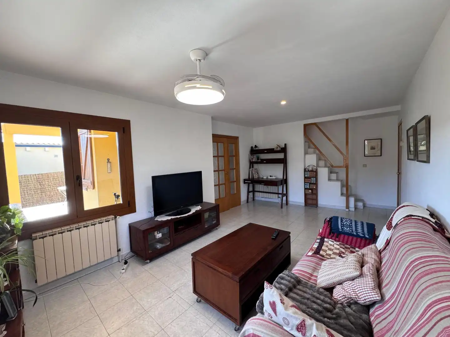 Sala de estar de Casa o chalet en venta en Sant Feliu de Buixalleu con Calefacción, Jardín privado y Terraza