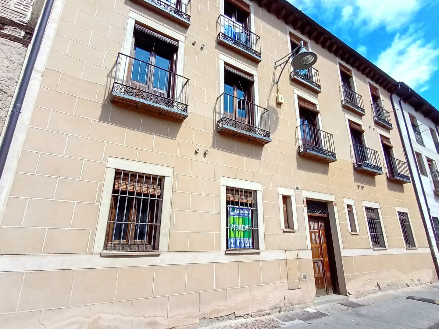 Außenansicht von Büro zum Verkauf in Segovia Capital