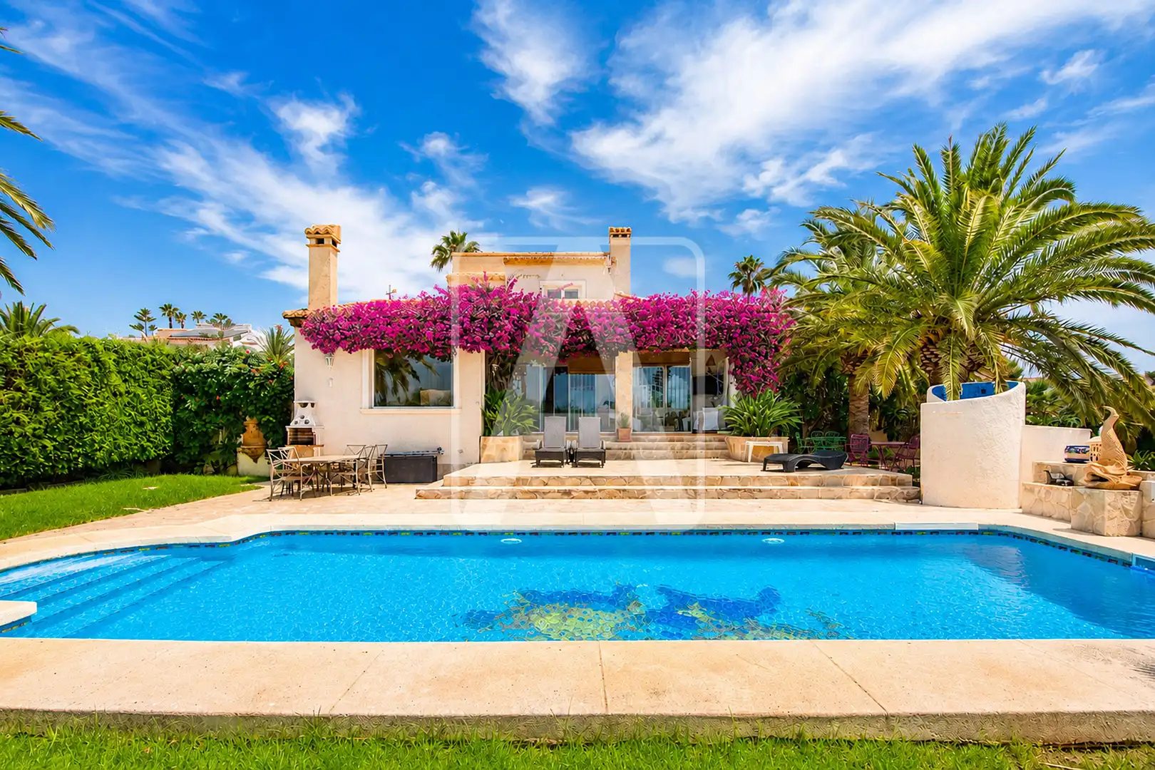 Villa mit Pool zum Verkauf in Carrió - La Merced - Los Pinos