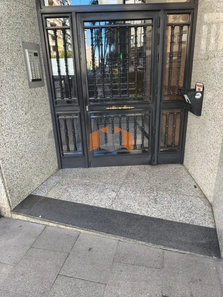 Pis en venda en Vigo  amb Calefacció, Parquet i Terrassa