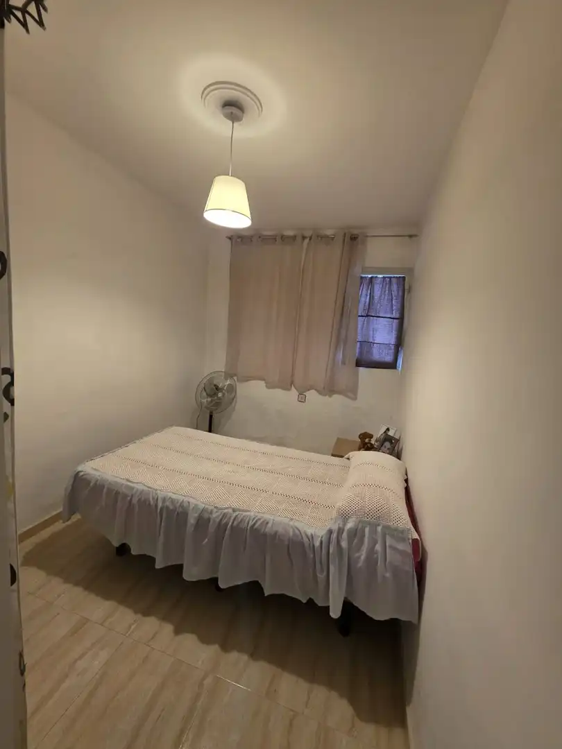 Habitación de Piso en venta en Lora del Río con Terraza y Trastero