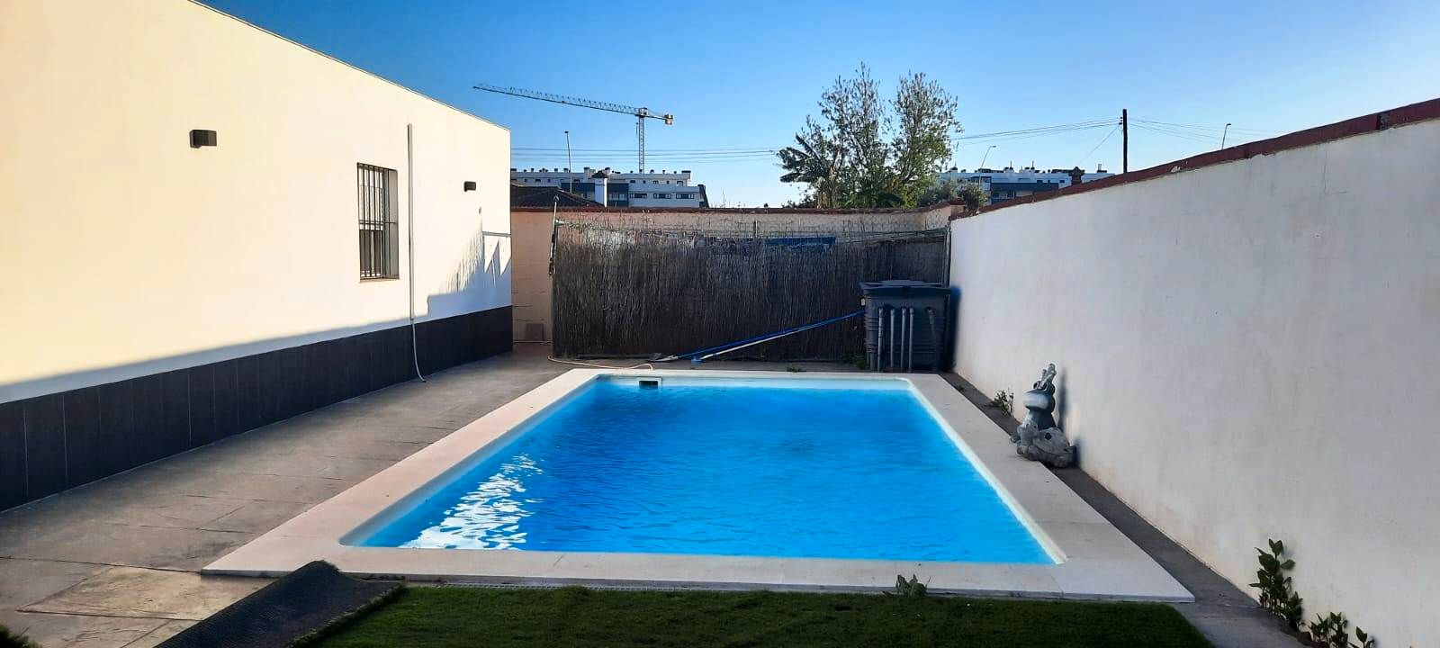Piscina de Casa o xalet en venda en El Puerto de Santa María amb Aire condicionat, Jardí privat i Terrassa