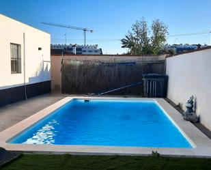 Piscina de Casa o xalet en venda en El Puerto de Santa María amb Aire condicionat, Jardí privat i Terrassa