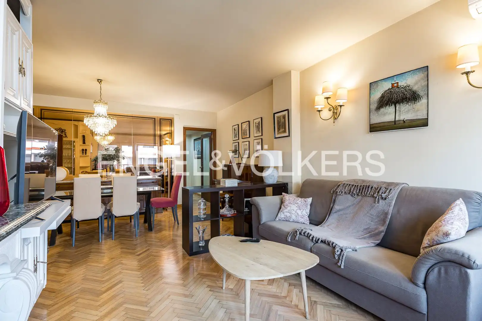 Sala de estar de Piso en venta en Barcelona con Calefacción, Parquet y Amueblado