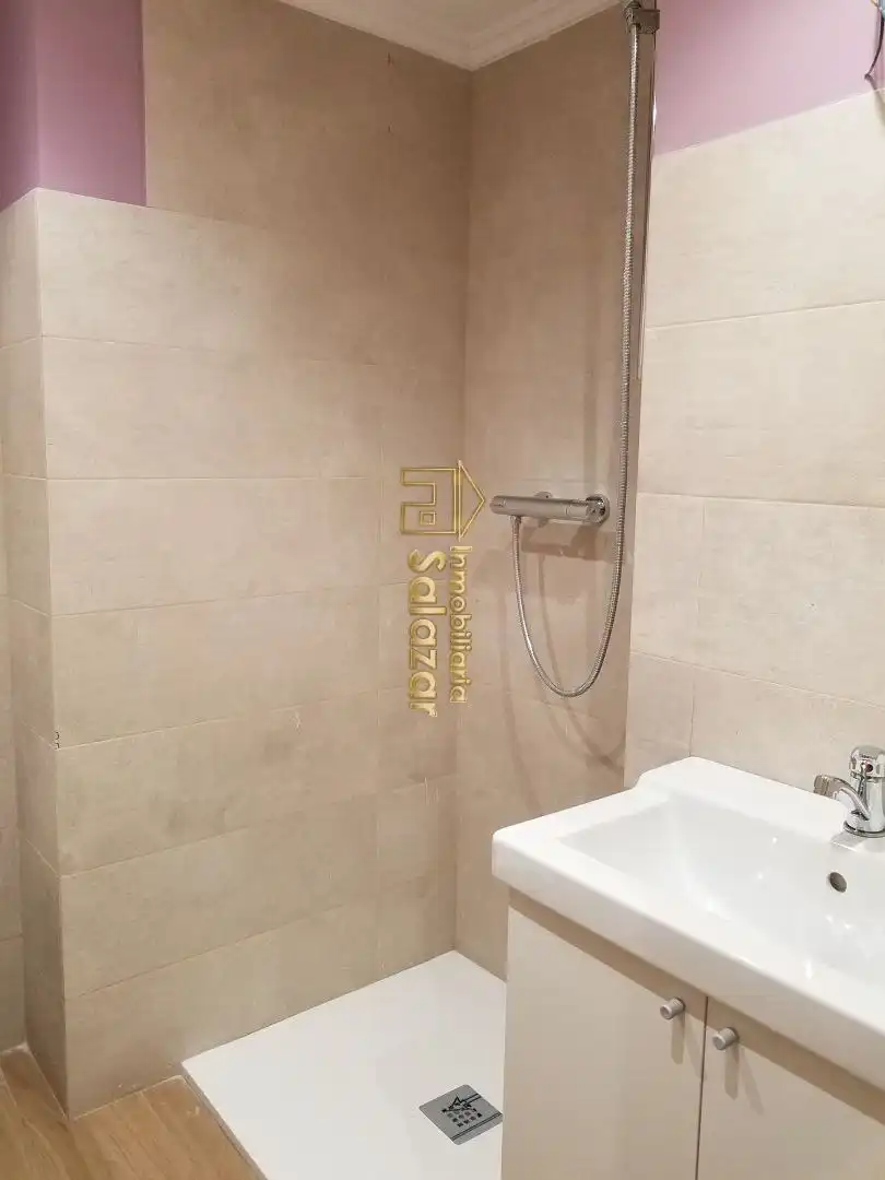 Baño de Piso de alquiler en Bilbao  con Calefacción