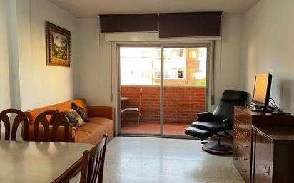 Sala d'estar de Pis en venda en  Madrid Capital amb Calefacció, Terrassa i Moblat
