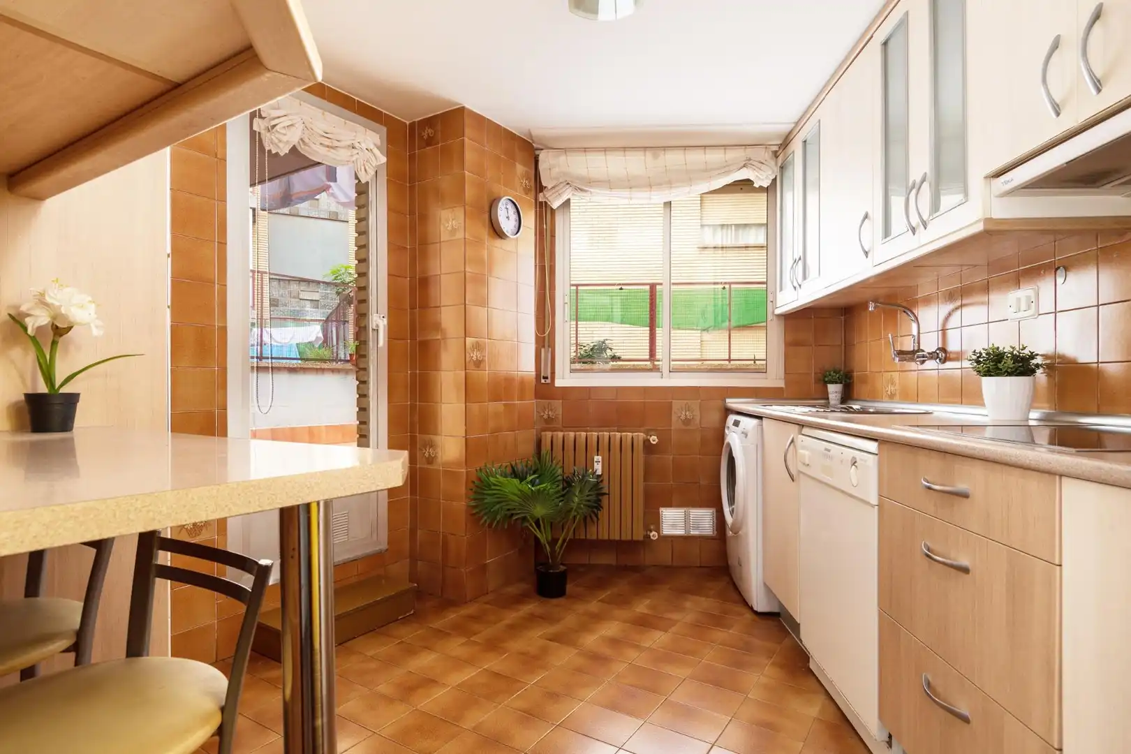 Piso en venta en Avenida ALIERTA, CESAREO, 42, Parque Miraflores
