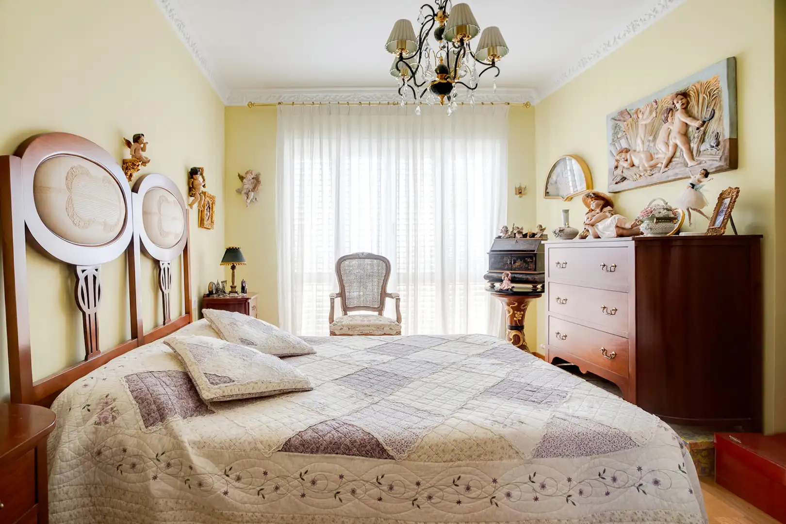 Schlafzimmer von Einfamilien-Reihenhaus zum Verkauf in Premià de Dalt mit Klimaanlage, Heizung und Privatgarten