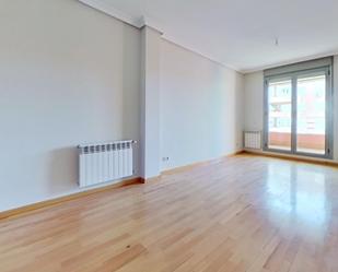 Sala d'estar de Apartament de lloguer en Fuenlabrada amb Aire condicionat, Calefacció i Terrassa