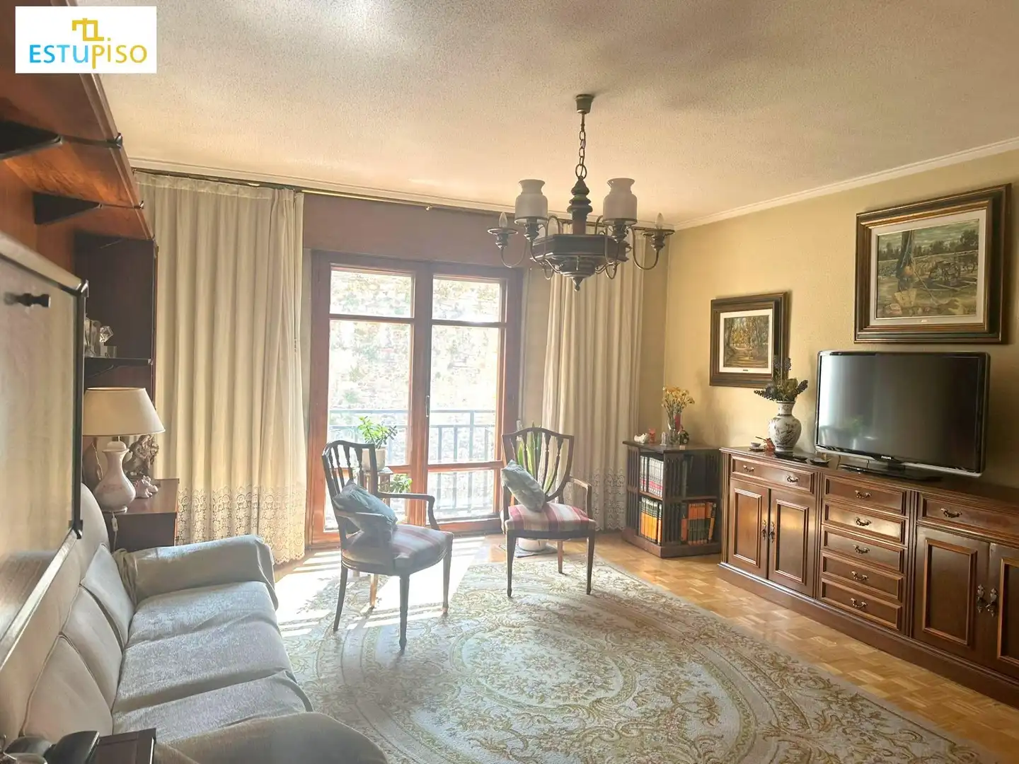 Sala de estar de Piso en venta en León Capital  con Calefacción, Terraza y Amueblado