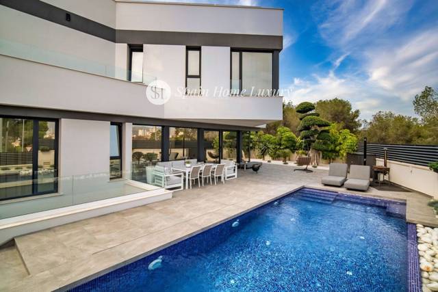 Casa-chalet en Venta en DISTRITO PUEBLO PONIENTE en Playa Levante