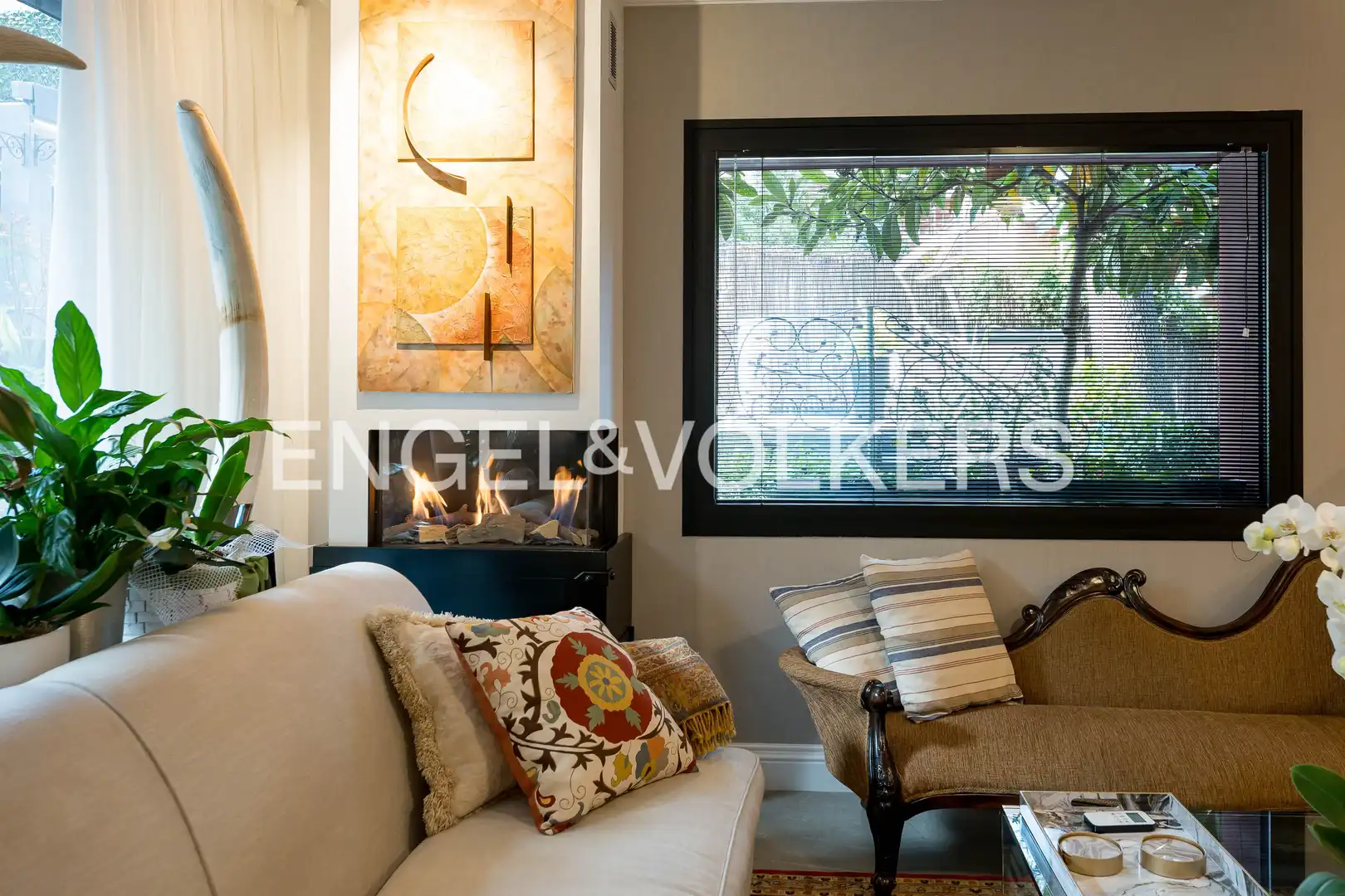 Living room of Houses for sale in Madrid  with Air Conditioner, Heating and Private garden