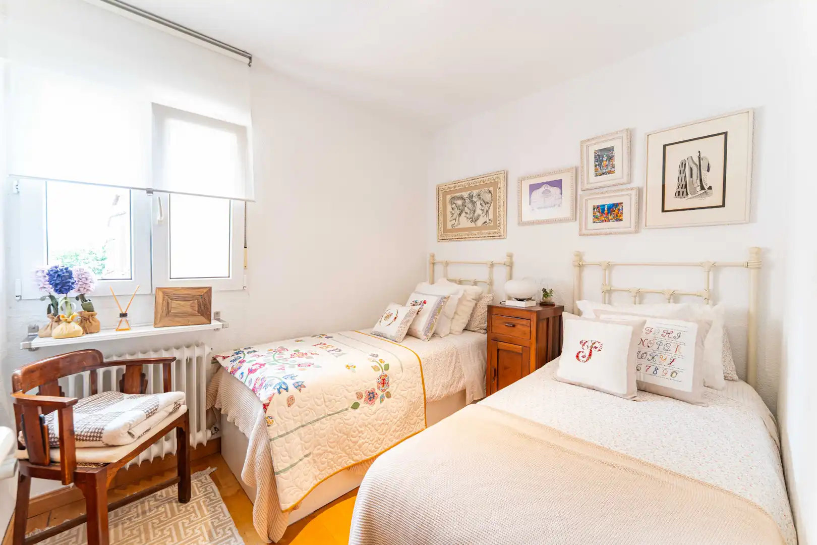 Habitación de Casa adosada en venta en Las Rozas de Madrid con Aire acondicionado, Calefacción y Jardín privado