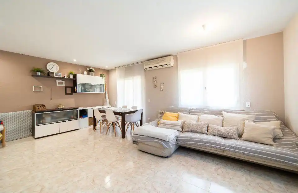 Sala de estar de Casa o chalet en venta en Vilablareix con Aire acondicionado, Calefacción y Jardín privado