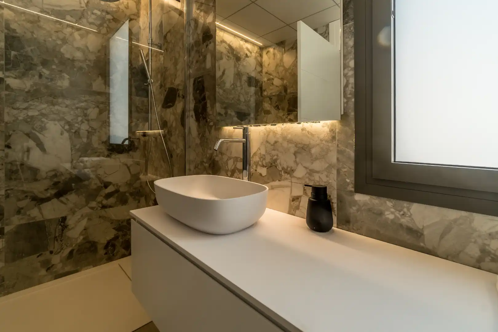 Baño de Casa adosada de alquiler en Cambrils con Aire acondicionado, Calefacción y Jardín privado