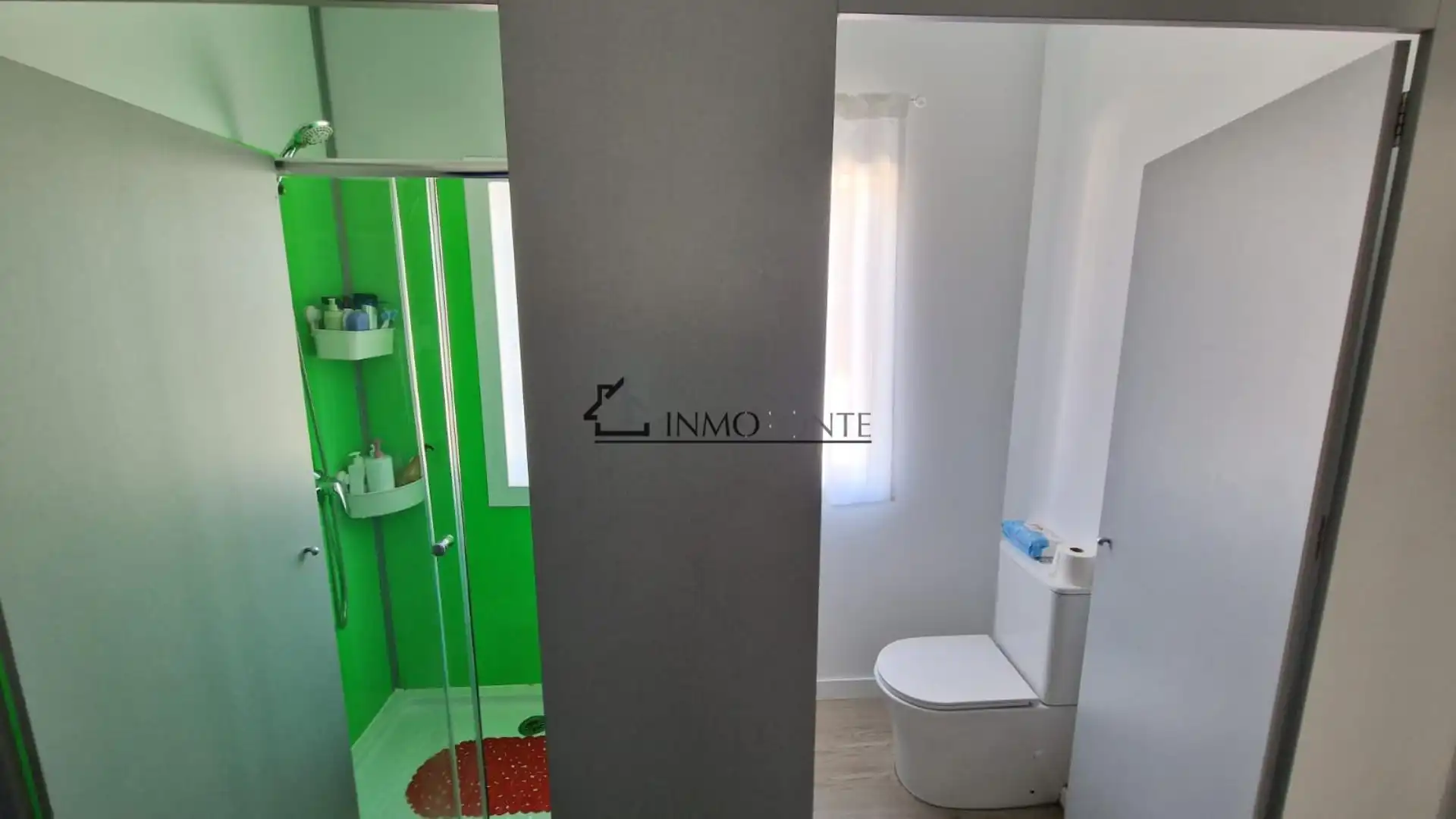 Bany de Casa o xalet en venda en Pontevedra Capital  amb Jardí privat