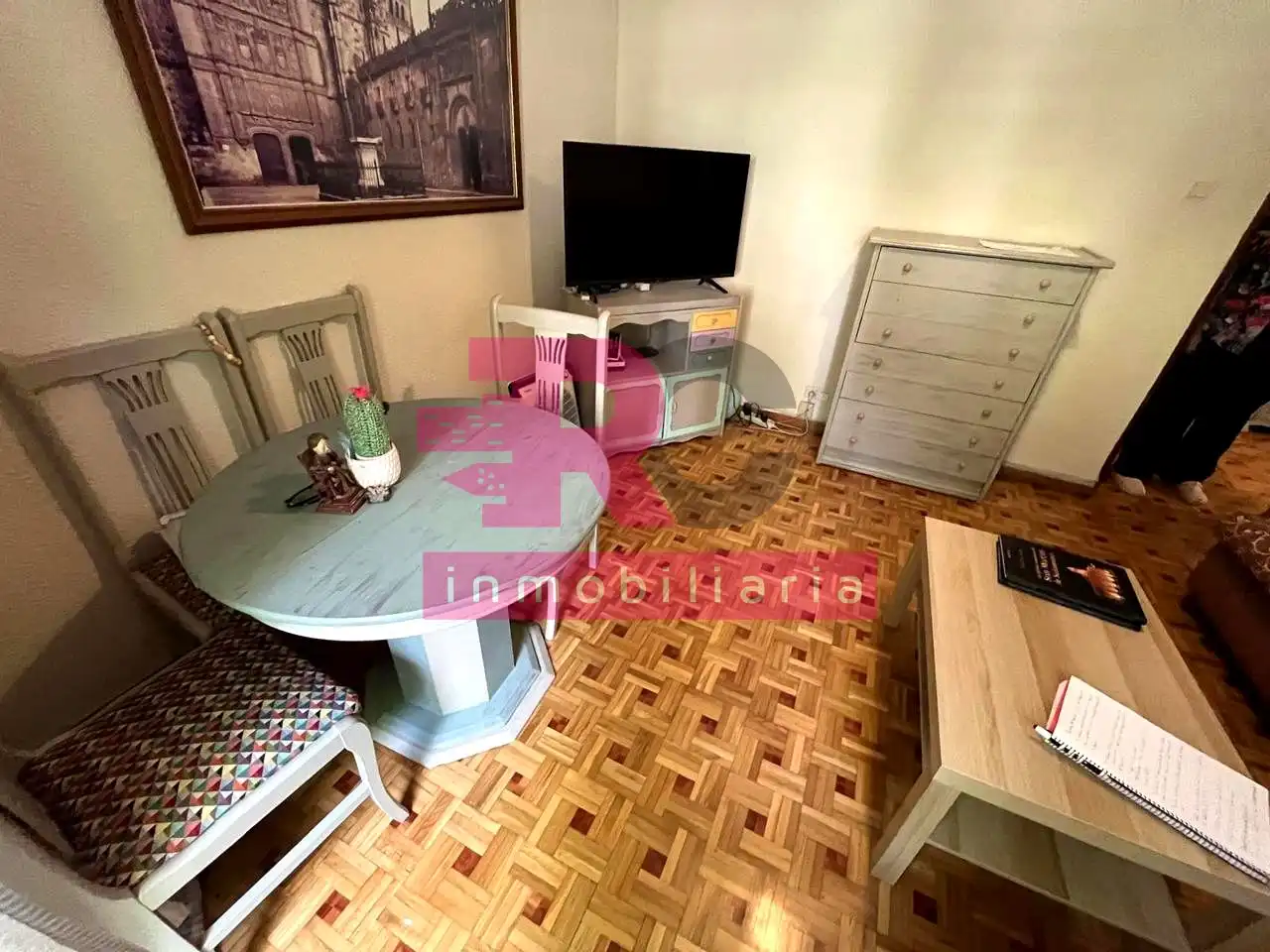Flat for rent in Salesas