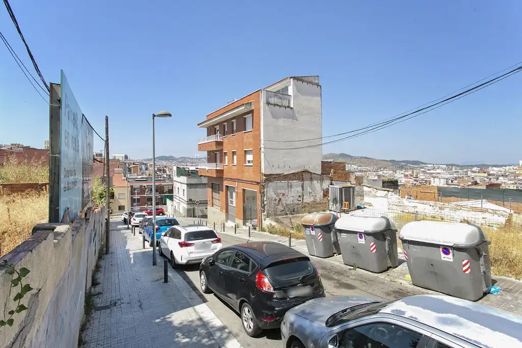 Außenansicht von Büro zum Verkauf in Badalona