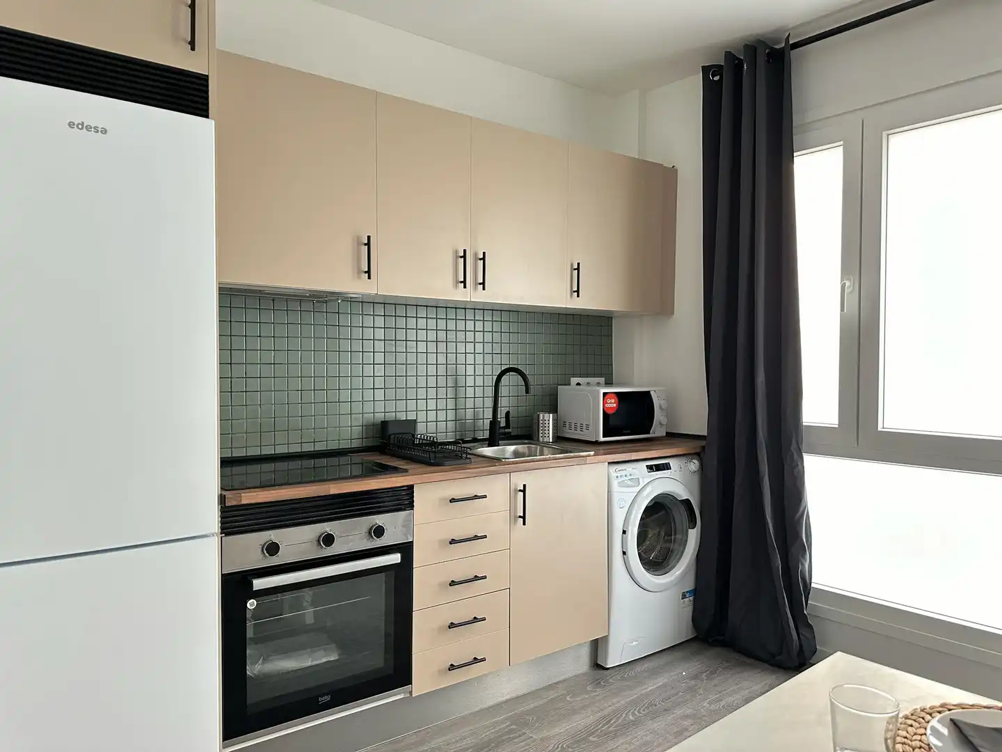 Kitchen of Flat for rent in  Madrid Capital  with Air Conditioner, Heating and Furnished