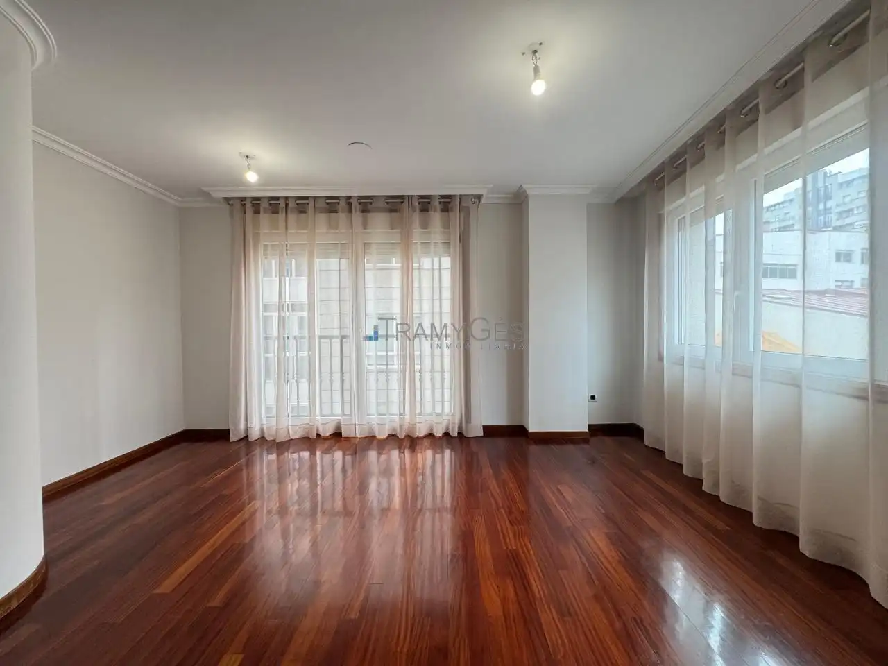 Living room of Flat for sale in Vigo   with Heating and Parquet flooring
