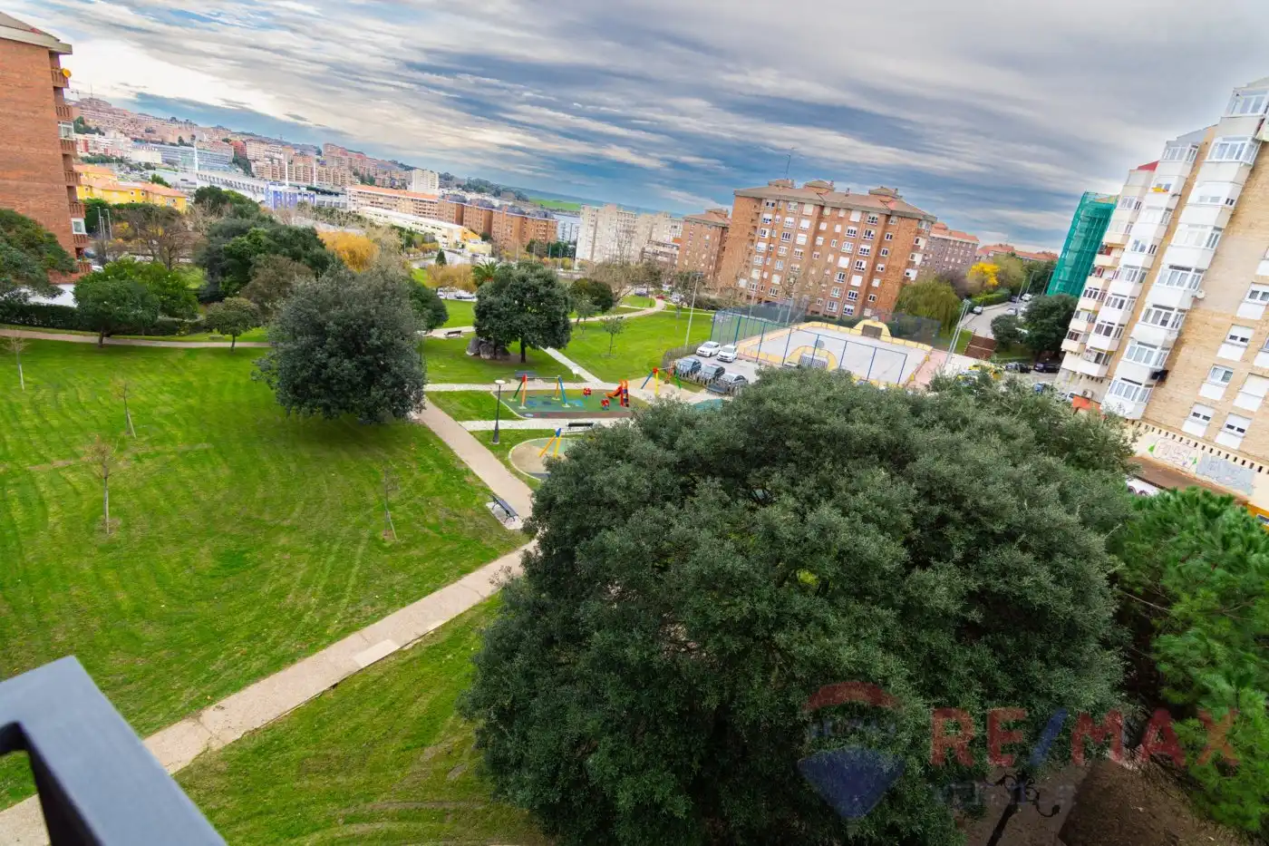 Vista exterior de Pis de lloguer en Santander amb Calefacció, Jardí privat i Terrassa