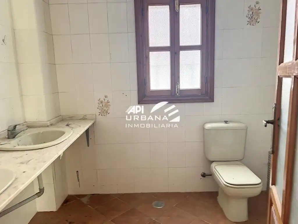 Bany de Casa o xalet en venda en Puente Genil amb Terrassa i Balcó