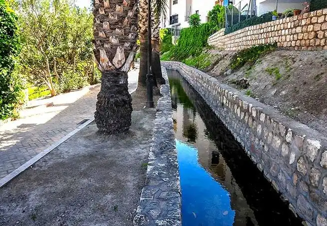 Vista exterior de Residencial en venda en Vélez de Benaudalla