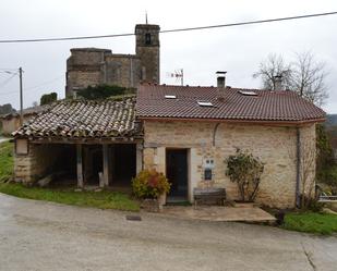 Vista exterior de Casa o xalet en venda en Merindad de Sotoscueva amb Traster i Moblat