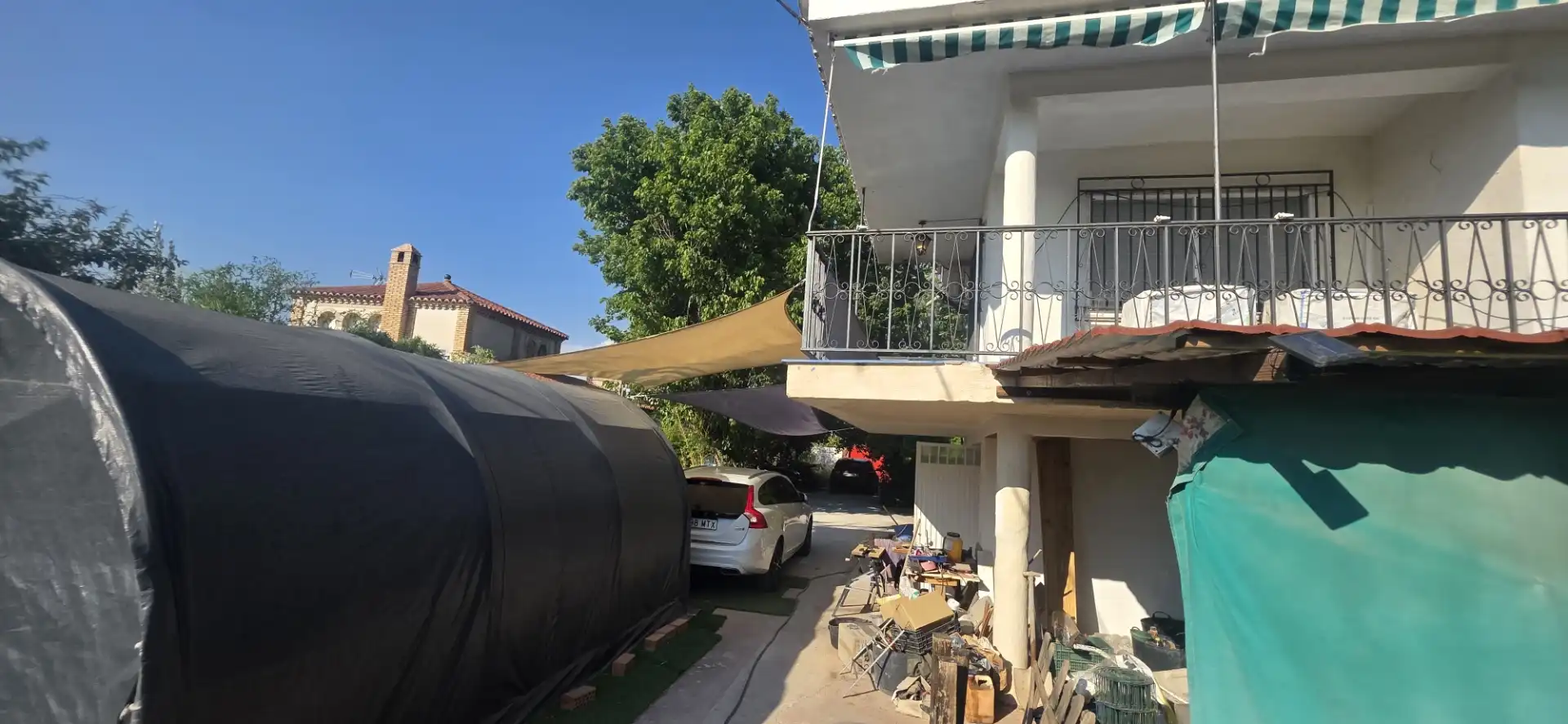 Vista exterior de Casa o xalet en venda en La Zubia amb Aire condicionat, Terrassa i Piscina