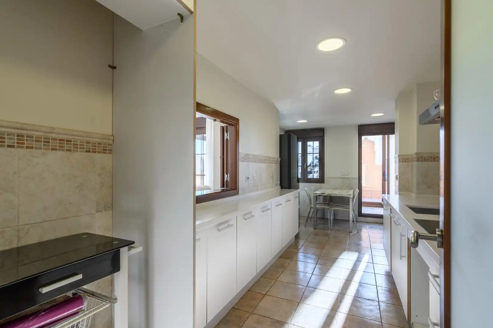 Küche von Dachboden zum Verkauf in Ayamonte mit Terrasse, Abstellraum und Möbliert