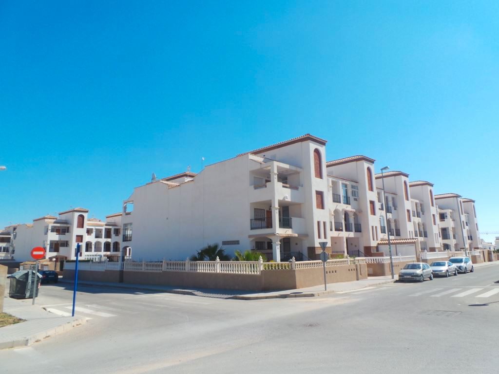 Vista exterior de Apartament en venda en Orihuela amb Balcó