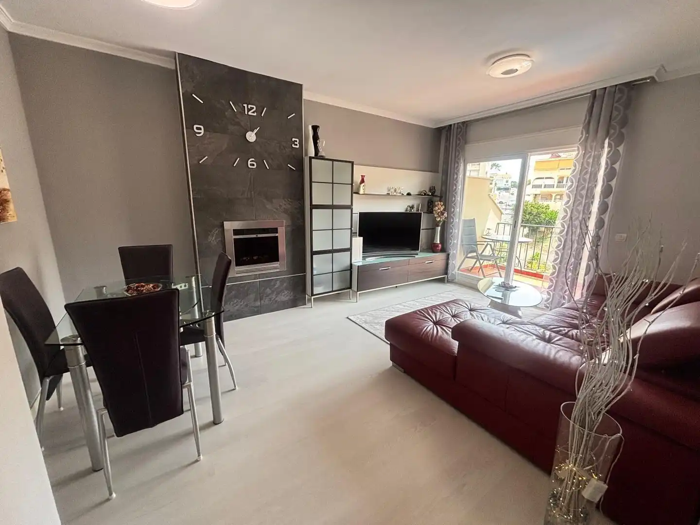 Sala de estar de Apartamento en venta en Benalmádena con Aire acondicionado, Calefacción y Jardín privado