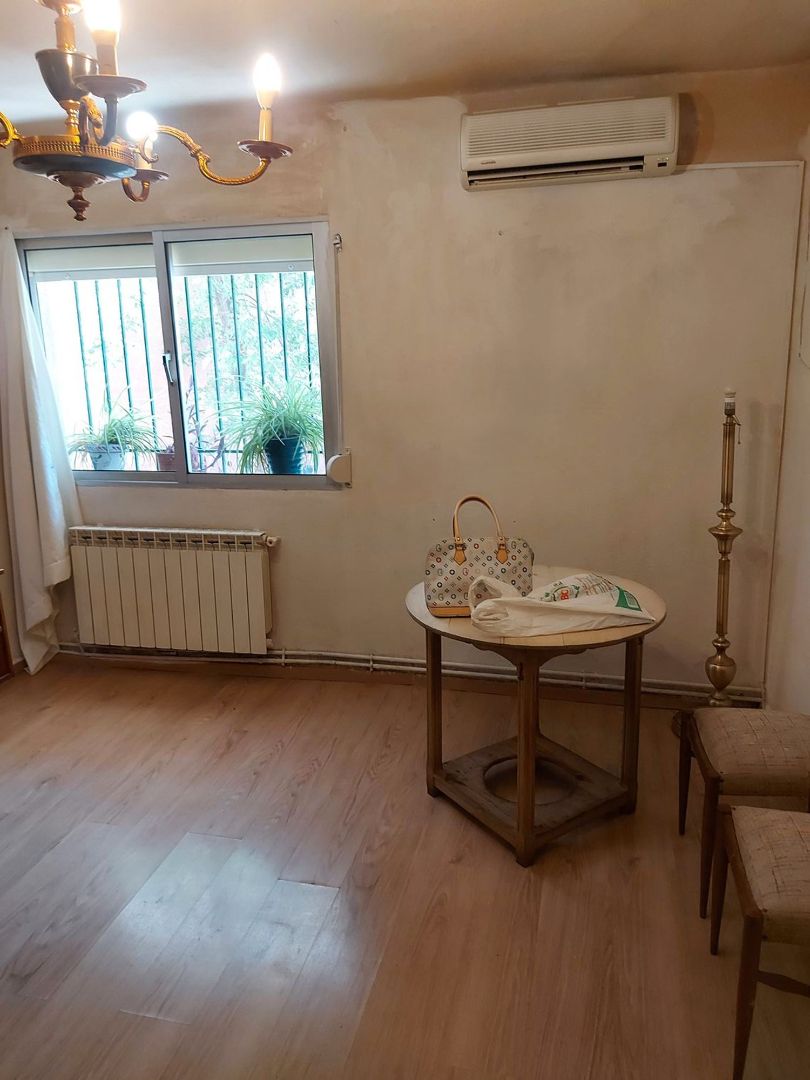 Habitación de Piso en venta en  Madrid Capital con Calefacción y Amueblado