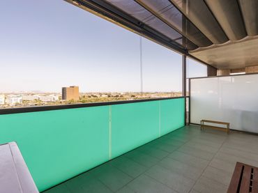 Pis amb piscina en venda a Avenida Olof Palme