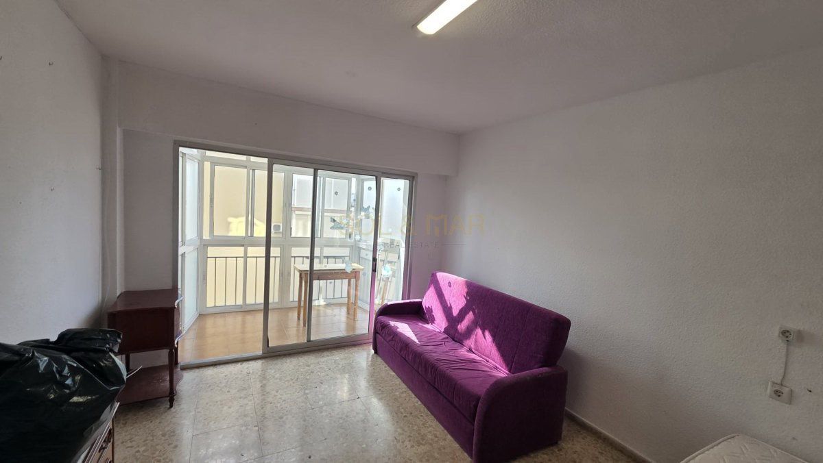 Sala d'estar de Estudi en venda en Torremolinos amb Terrassa i Moblat