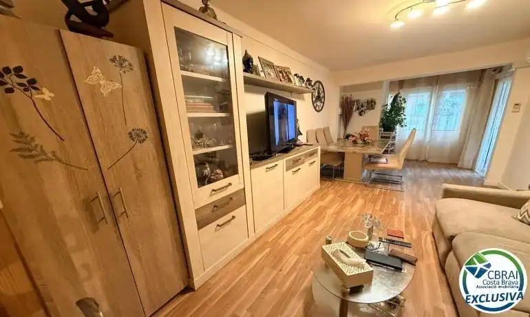 Sala d'estar de Apartament en venda en Roses amb Aire condicionat, Calefacció i Jardí privat